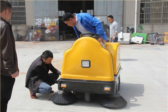 車間掃地機出現揚塵該如何處理 車間掃地機出現揚塵該如何處理