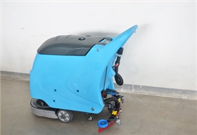 手推式洗地機(jī)針對(duì)車間油污地面有妙招 手推式洗地機(jī)針對(duì)車間油污地面有妙招