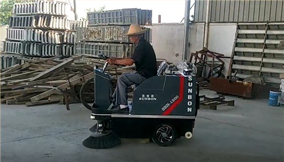 小型車間掃地機1200順利交付蘇州煜天架業 小型車間掃地機1200順利交付蘇州煜天架業