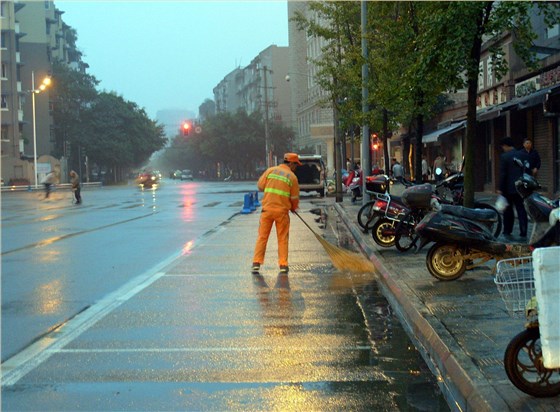 圣倍諾電動(dòng)駕駛式掃地車(chē),城市清潔的“守護(hù)者” 圣倍諾電動(dòng)駕駛式掃地車(chē),城市清潔的“守護(hù)者”