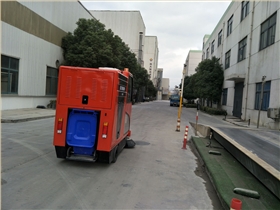 廠區道路清掃用大型全封閉掃地車 廠區道路清掃用大型全封閉掃地車