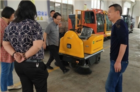 掃地車廠家歡迎各大企業們來廠考察試機 掃地車廠家歡迎各大企業們來廠考察試機