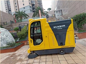 浙江某工廠采購(gòu)圣倍諾2000B型駕駛式電動(dòng)掃地車(chē) 浙江某工廠采購(gòu)圣倍諾2000B型駕駛式電動(dòng)掃地車(chē)