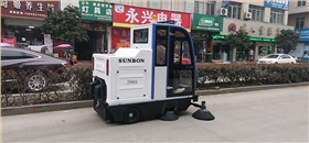 電動(dòng)清掃車電池維護(hù)時(shí)應(yīng)注意什么