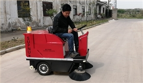 河北某機(jī)械公司采購圣倍諾1200型電動掃地車