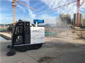 企業主采購工廠掃地車的好處