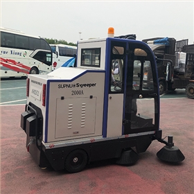 座駕掃地車哪個(gè)好