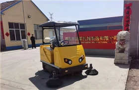 小型電動掃地車有哪些清潔技能