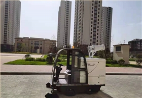 工業清掃車給保潔工作帶來了質的改善