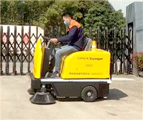 電動掃地車