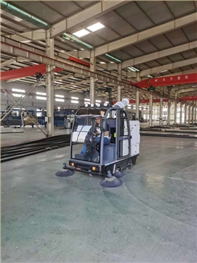 為什么電動清掃車更適合工廠車間？