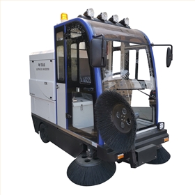 提升鋼鐵企業(yè)衛(wèi)生條件的利器——小型清掃車(chē)