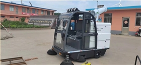 電動清潔車和人工清潔地面有什么區別？