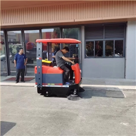 提升工廠形象，工業(yè)清掃車助力企業(yè)可持續(xù)發(fā)展