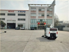 公路電動掃地車是環(huán)衛(wèi)部門的“重要成員”！