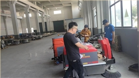 倉庫洗地機成為現代倉庫管理不可或缺的一部分，推動各行業向高效、環保的方向發展