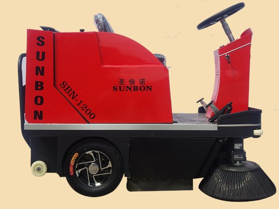 圣倍諾1200型駕駛掃地車 圣倍諾1200型駕駛掃地車