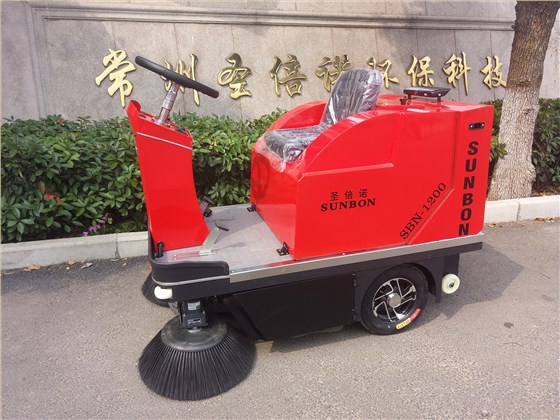 圣倍諾小型路面清掃車 圣倍諾小型路面清掃車