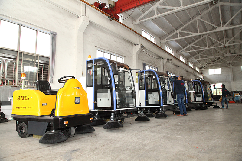 圣倍諾掃地車廠家