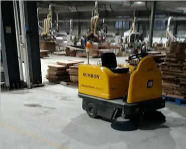 圣倍諾小型清掃車1400A
