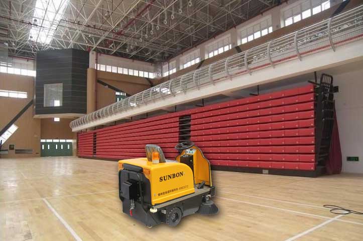 駕駛式電動掃地機適合體育場館的地面清掃 駕駛式電動掃地機適合體育場館的地面清掃