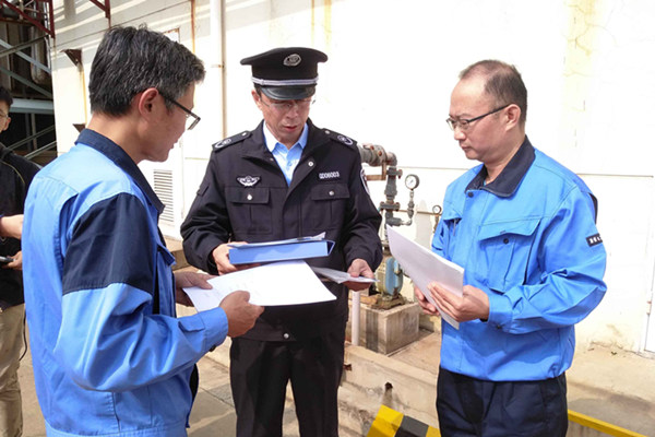 電動掃地車是企業衛生環境的好幫手 電動掃地車是企業衛生環境的好幫手