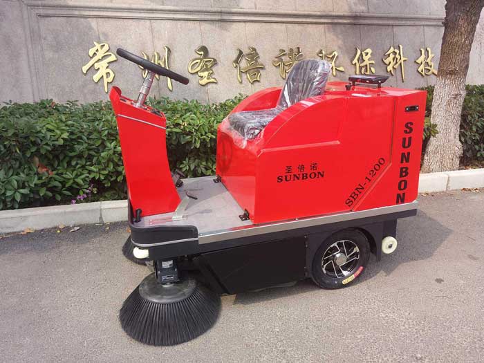 掃地車廠家解密底盤保養(yǎng)的重要性 掃地車廠家解密底盤保養(yǎng)的重要性