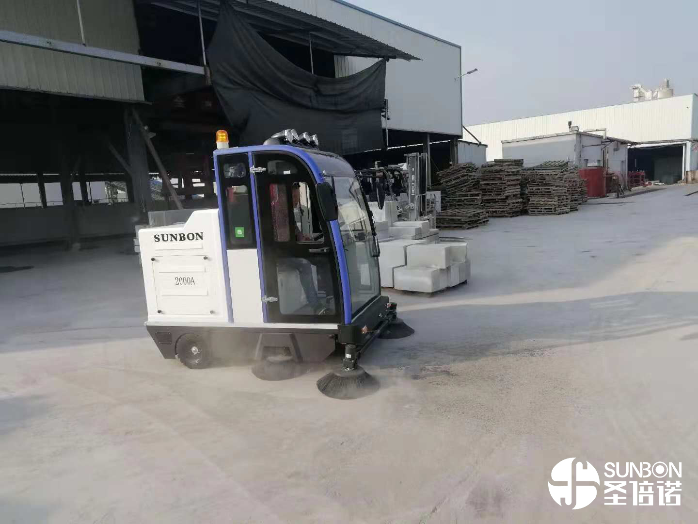 工業掃地車操作要注意什么? 工業掃地車操作要注意什么?
