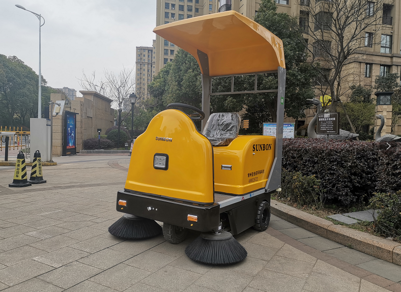 電動掃地車走進無錫融創熙園小區 電動掃地車走進無錫融創熙園小區