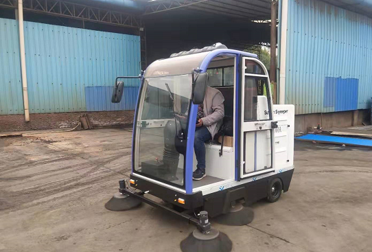 電動掃地車交付湖南郴州某金屬公司 電動掃地車交付湖南郴州某金屬公司