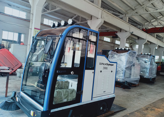 湖北某工廠采購電動(dòng)掃地機(jī)進(jìn)行廠區(qū)保潔