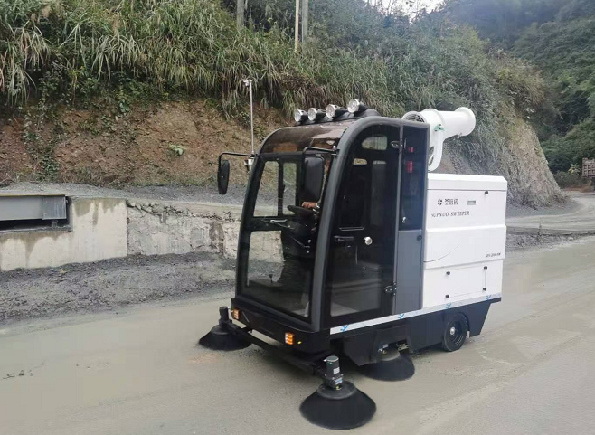 小型電動掃地車怎么樣？能夠清掃什么垃圾？