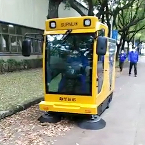 工業清掃車的6大特點