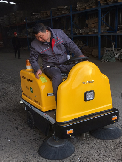 電動清掃車刷子多久換一次，成本高么