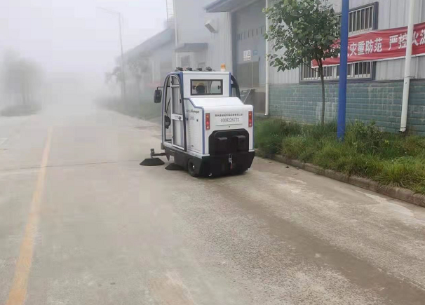  為什麼很多客戶喜歡選擇電動掃地機(jī)保潔呢？