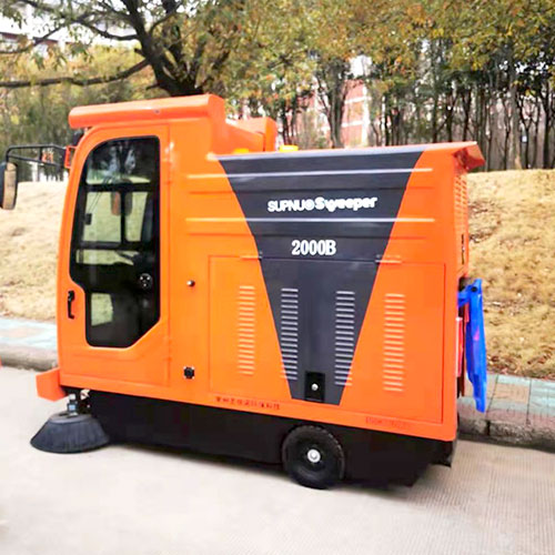 小型電動掃地車
