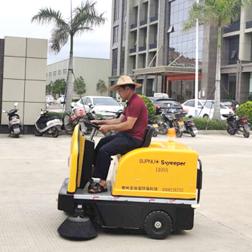 工業掃地車