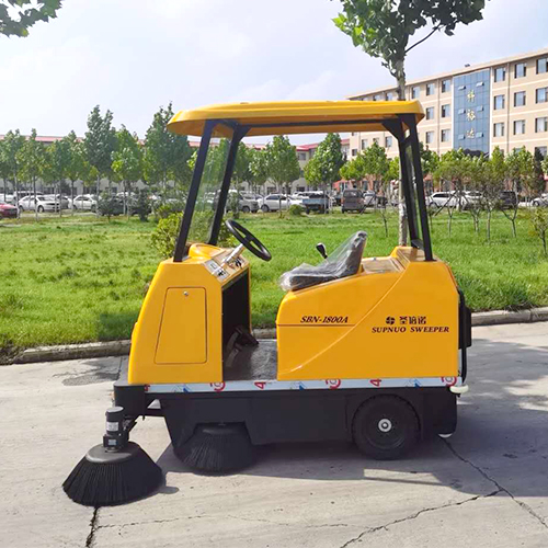  那為什么物業愛用小型清掃車呢？