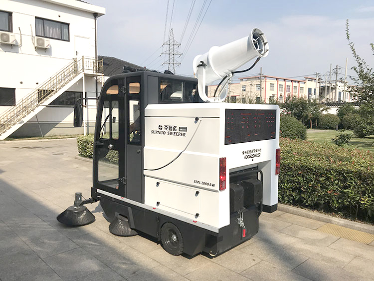 電動駕駛清掃車的優勢成功吸引企事業單位