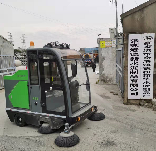 工廠電動掃地機是如何工作的呢