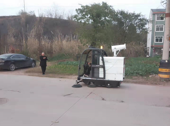 全封閉電動(dòng)清掃車(chē)高效清掃