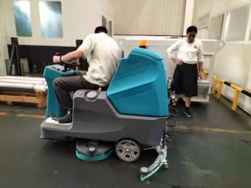 機場選擇什么類型的洗地機