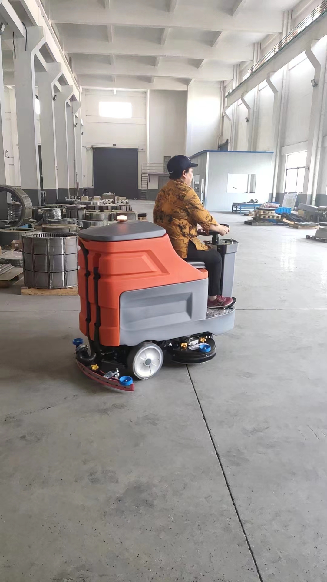 小型清掃車在食品車間的應用優(yōu)勢