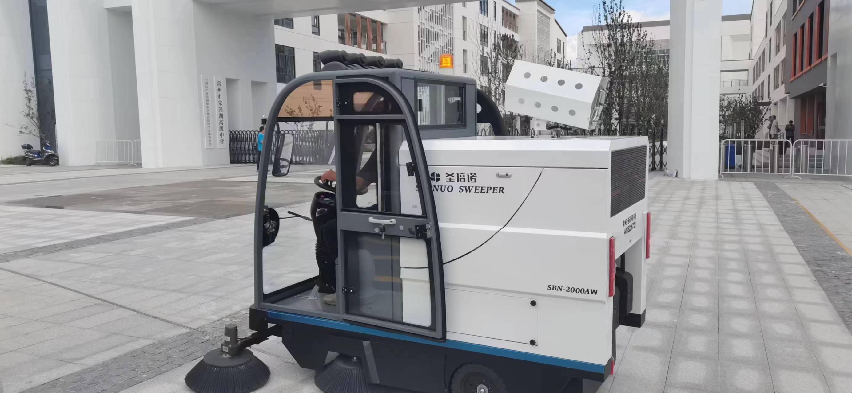 社區掃地車價格怎么樣？購買前要考慮的參數！