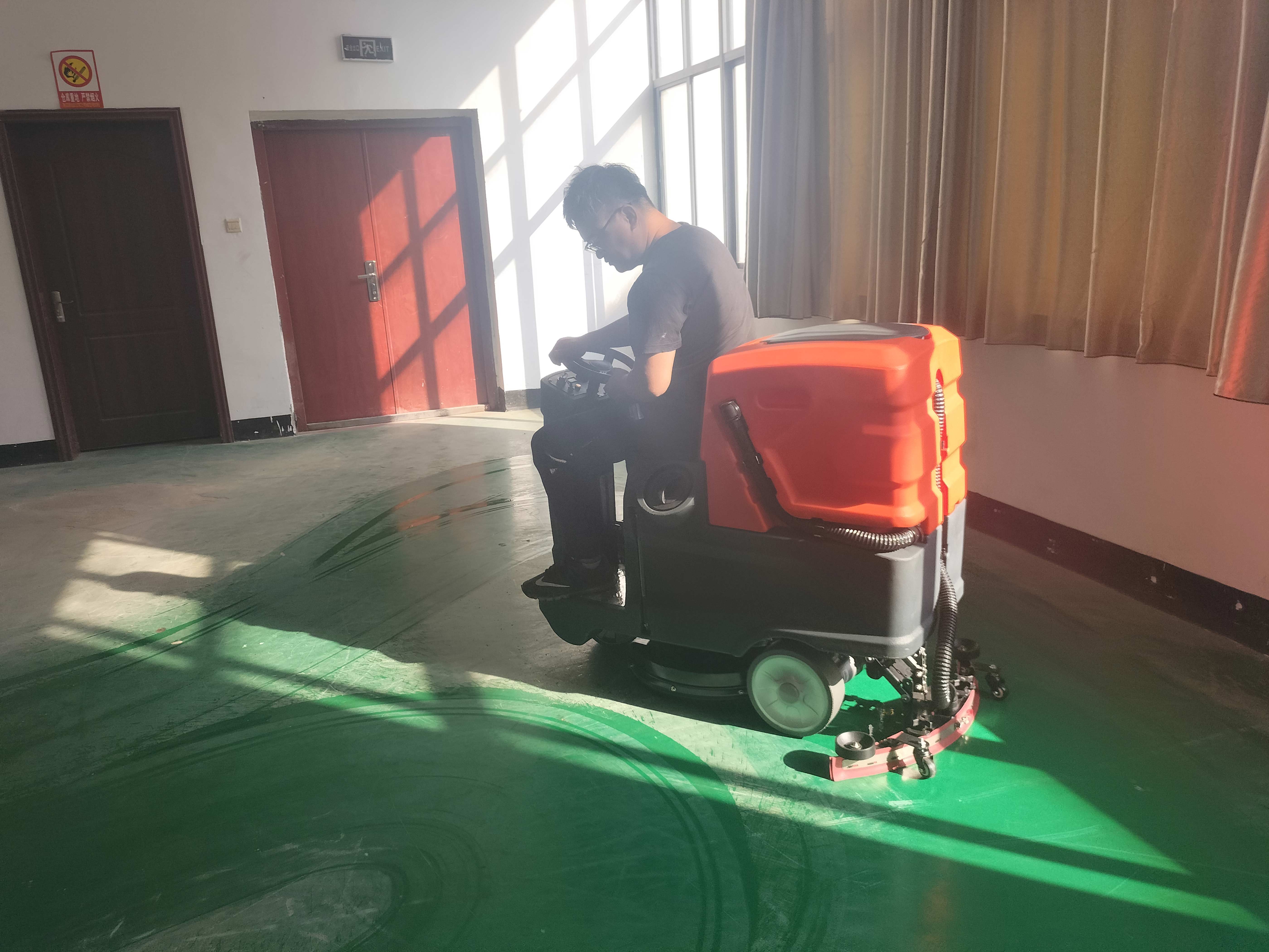 提升清潔效率，洗地機(jī)是你不可或缺的好助手