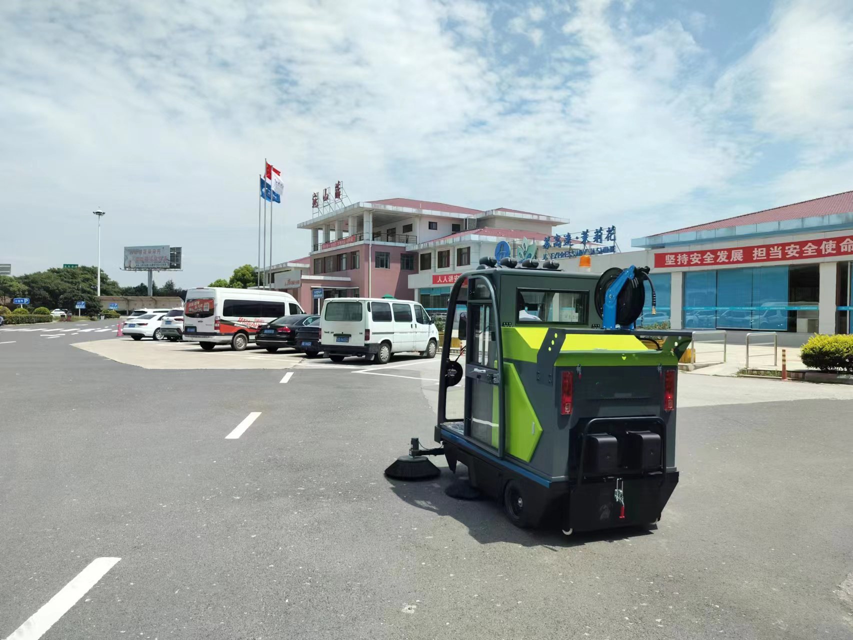 工業區的清潔革命：掃地車為生產增添新活力