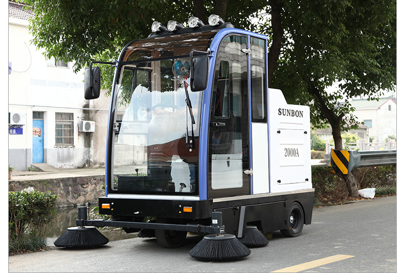圣倍諾2000A電動清掃車